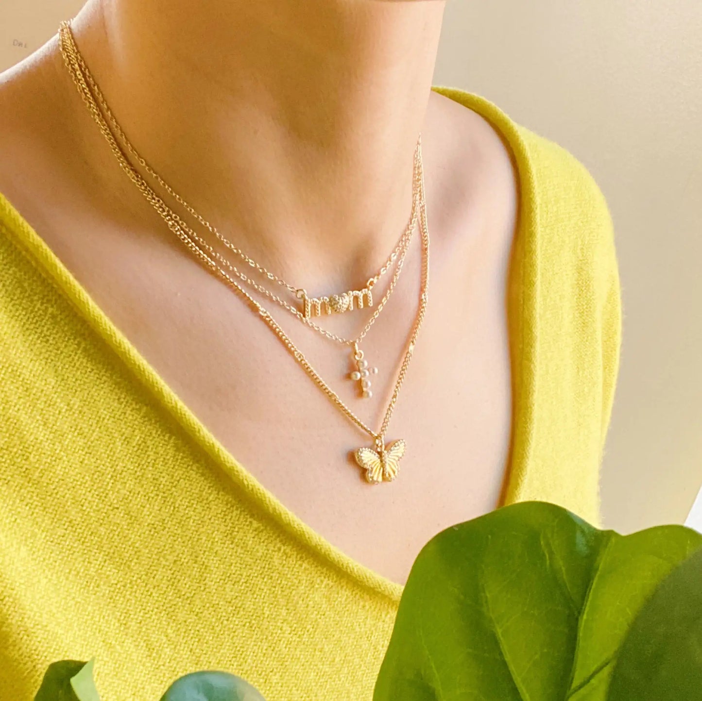 Shell Pearl Cross Necklace